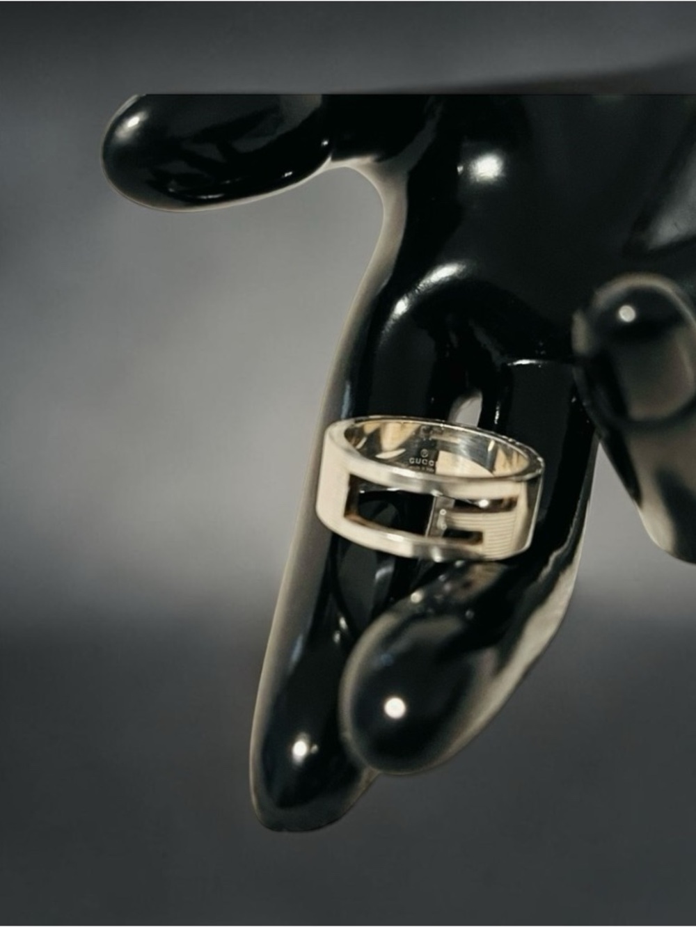 Gucci Cutout G Silver Ring - Picture 8 of 11